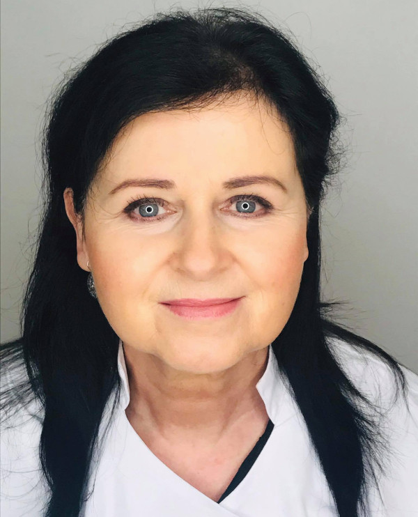 Caleina Zelek - dyplomowana kosmetyczka w salonie urody C&G